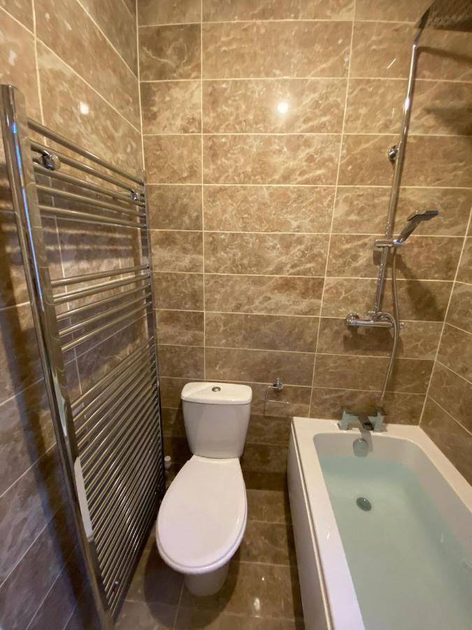 Shirley House 2, Self Catering Guest House, Self Check In, Smart Locks, 10 Min Walk To Southampton General, Aspire And Princess Anne Hospitals, Access To Fully Equipped Kitchen, Excellent Transport Links, Ideal For Longer Stays And Hospital Shifts Buitenkant foto