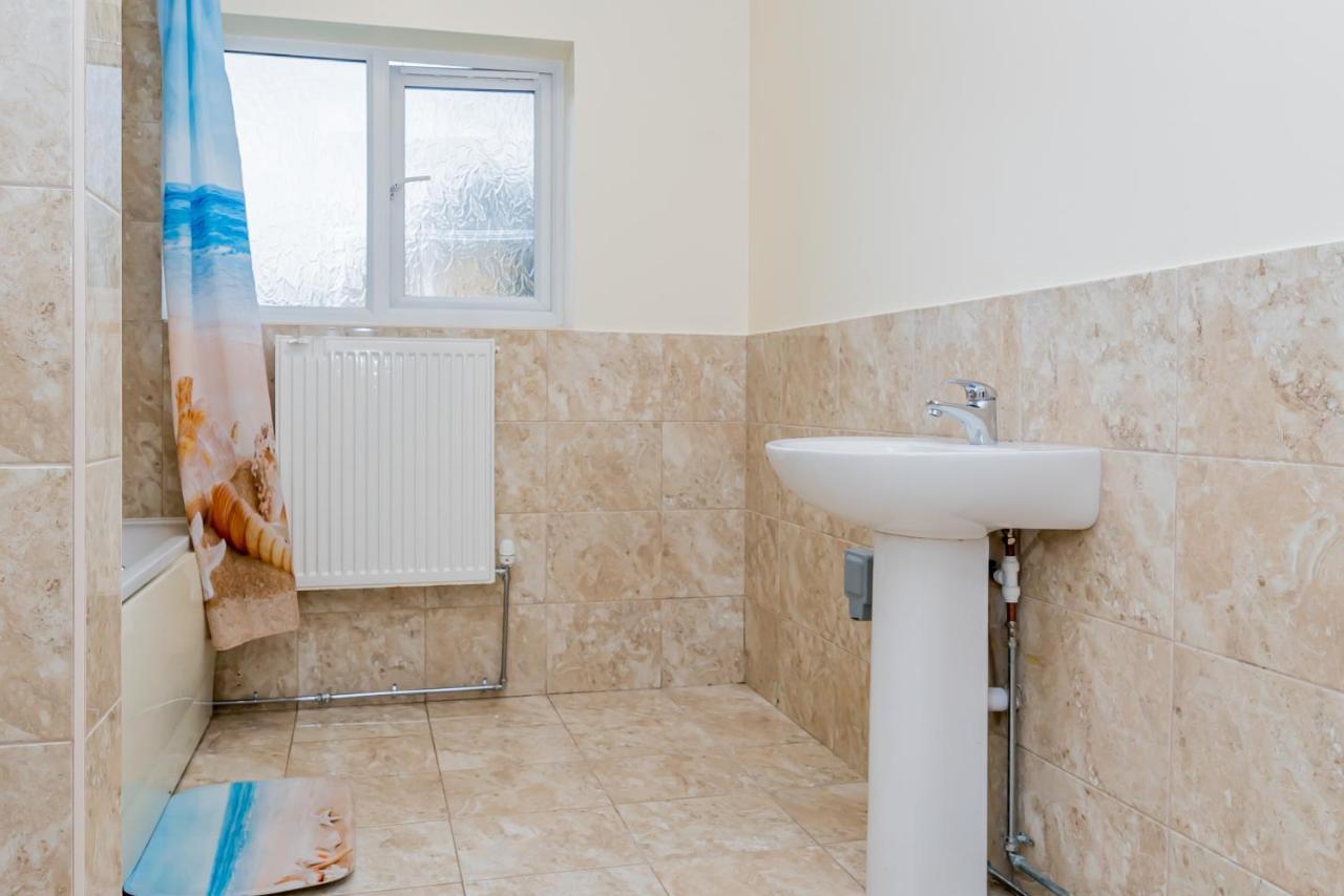 Shirley House 2, Self Catering Guest House, Self Check In, Smart Locks, 10 Min Walk To Southampton General, Aspire And Princess Anne Hospitals, Access To Fully Equipped Kitchen, Excellent Transport Links, Ideal For Longer Stays And Hospital Shifts Buitenkant foto