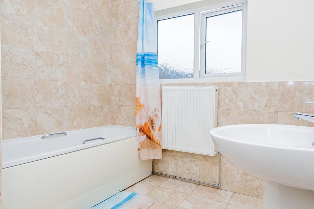 Shirley House 2, Self Catering Guest House, Self Check In, Smart Locks, 10 Min Walk To Southampton General, Aspire And Princess Anne Hospitals, Access To Fully Equipped Kitchen, Excellent Transport Links, Ideal For Longer Stays And Hospital Shifts Buitenkant foto