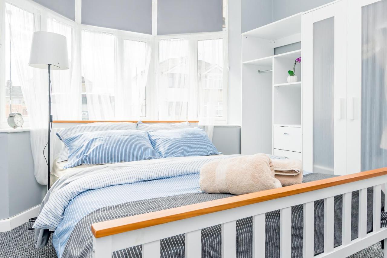 Shirley House 2, Self Catering Guest House, Self Check In, Smart Locks, 10 Min Walk To Southampton General, Aspire And Princess Anne Hospitals, Access To Fully Equipped Kitchen, Excellent Transport Links, Ideal For Longer Stays And Hospital Shifts Buitenkant foto