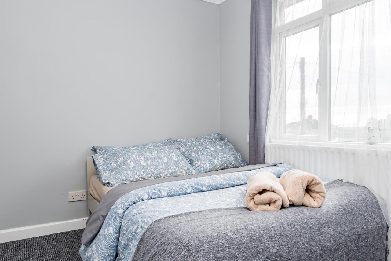 Shirley House 2, Self Catering Guest House, Self Check In, Smart Locks, 10 Min Walk To Southampton General, Aspire And Princess Anne Hospitals, Access To Fully Equipped Kitchen, Excellent Transport Links, Ideal For Longer Stays And Hospital Shifts Buitenkant foto