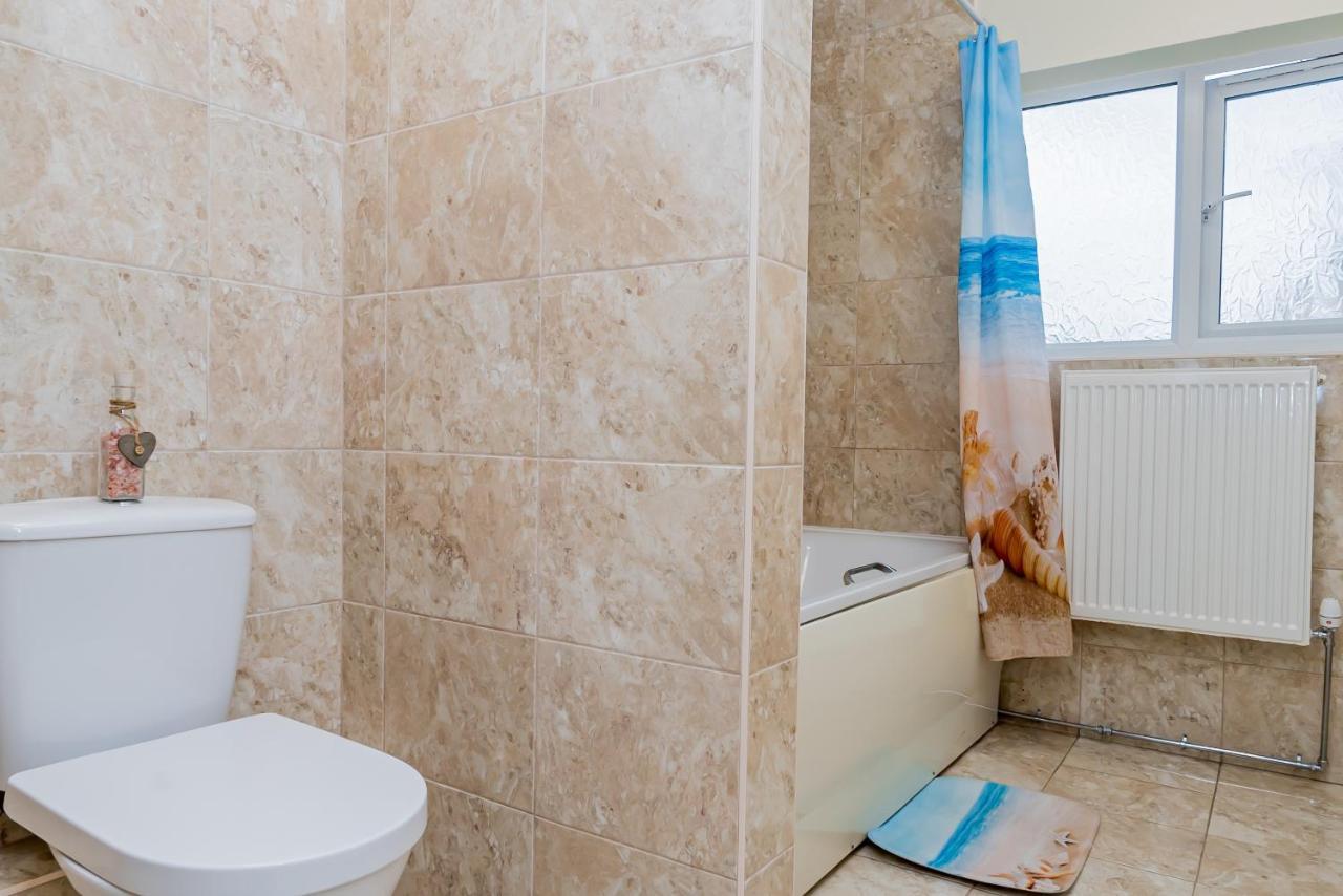 Shirley House 2, Self Catering Guest House, Self Check In, Smart Locks, 10 Min Walk To Southampton General, Aspire And Princess Anne Hospitals, Access To Fully Equipped Kitchen, Excellent Transport Links, Ideal For Longer Stays And Hospital Shifts Buitenkant foto